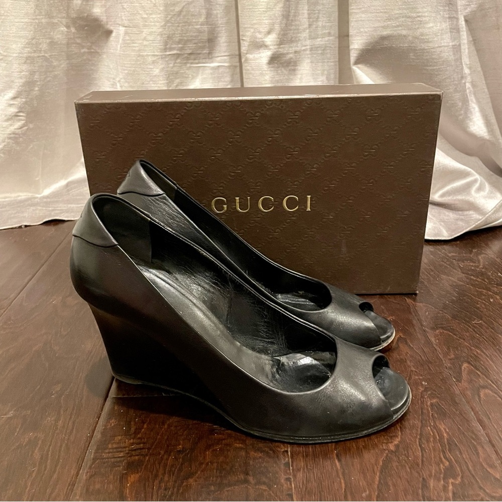 Gucci Black Leather Peep Toe Wedges - Picture 2 of 6